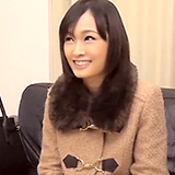 モデルに…の言葉に釣られた真面目妻♪断りきれない華奢ボディに無断中出し！
